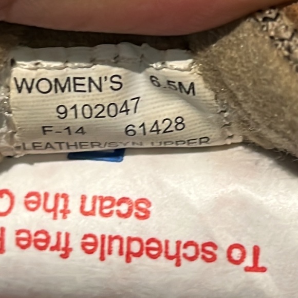 Sperry's woman's angelfish tan slip on loafers 6.5 m. - Picture 6 of 7